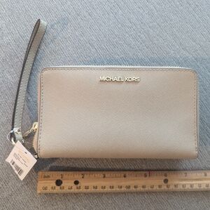 Michael kors jet set travel Mo Za Phone HLDR Leather bisque
